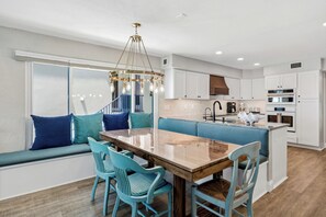 Private kitchen - Aloha Paradise - Beachfront Condo Stunning Upgrades 3BR/2.5 BA Steps to Sand (Indian Rocks Beach)