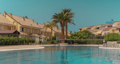 Las Americas Pool & Private Patio Apartment 10