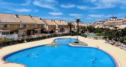 Las Americas Pool & Private Patio Apartment 10