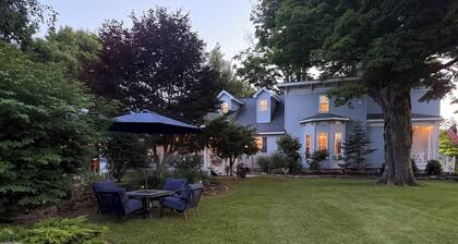 Charming 1870 Farmhouse Near Beach & Fishing