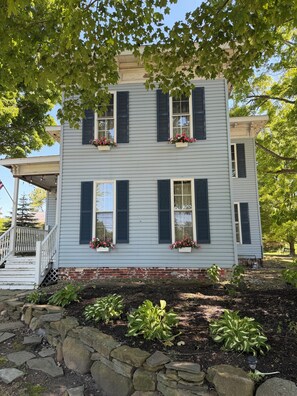 Exterior - Charming 1870 Farmhouse Near Beach & Fishing (Conneaut)