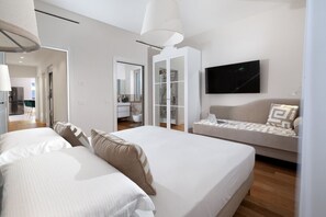 Room - Nevada Infinity Villa | Pool, Terrace, View of Capri (Massa Lubrense)