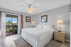 Room - Charming Spacious Condo w/Private Balcony in Gulf Shores, Pool & Hot Tub (Gulf Shores)