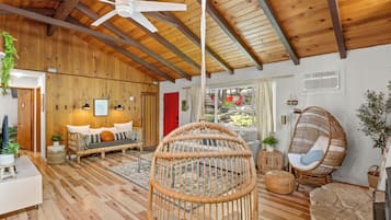 2 Schlafzimmer, Schreibtisch, Bügeleisen/Bügelbrett, kostenloses WLAN