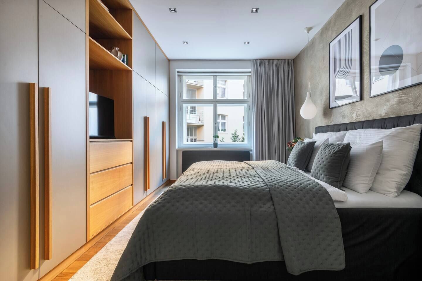 In-room safe, iron/ironing board, travel crib, free WiFi