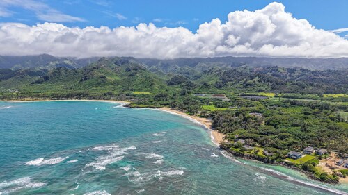 4BR Oahu Retreat - Steps to Beach - Laie Hawaii