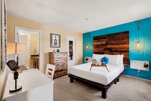 Desk, iron/ironing board, travel cot, WiFi - Flow - Pool - River Views - Mins to Broadway (Nashville)