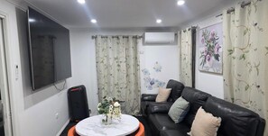 Living area - A private self contained studio. (Oakhurst)