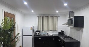 Private kitchen - A private self contained studio. (Oakhurst)