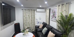 Interior - A private self contained studio. (Oakhurst)