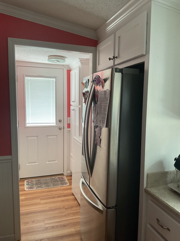 Interior - Shellpoint in Townsend Ga. Spacious 3-bedroom mobile home lodge fee 129. a night (Townsend)