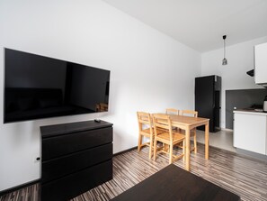 Dining - Stawy Jana Apartment #6 (Łódź)