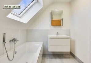 Bathroom - Luxury countryside house sleeps 9 (Cambridge)