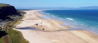 Beachfront Studio Suite Downhill Free Parking