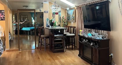 Walk to Rutherford Transit - Near MetLife Stadium - Three Bedroom - Parking