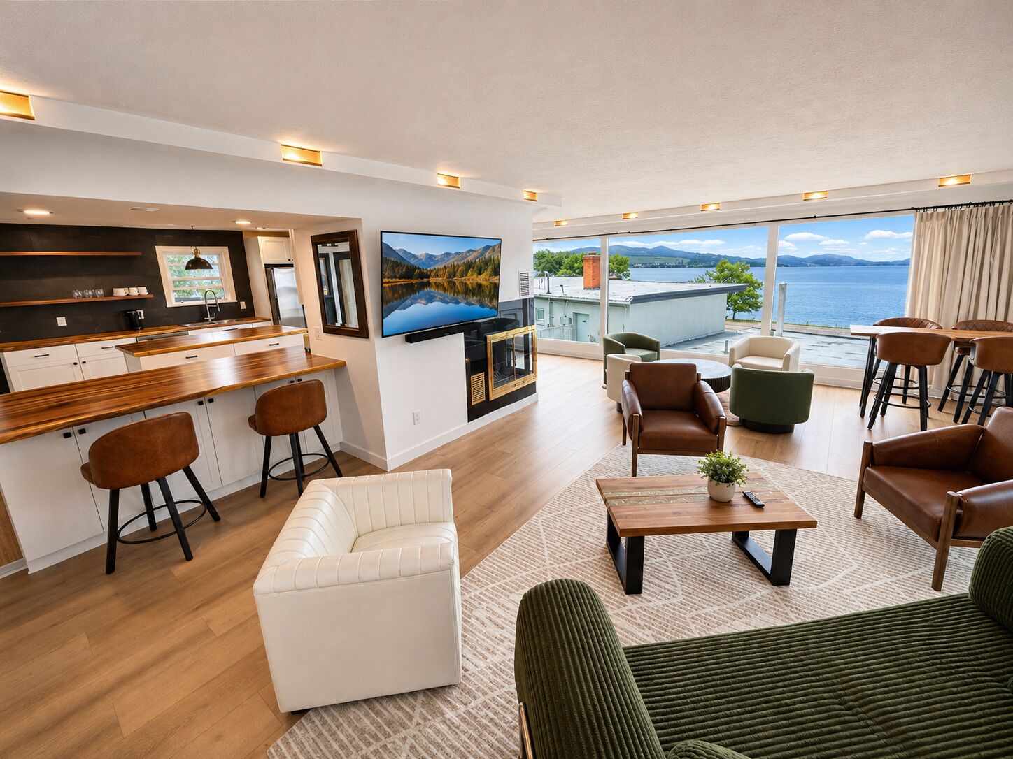 Smart TV, fireplace