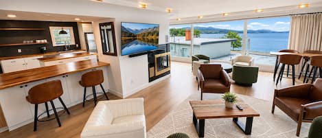 Smart TV, fireplace