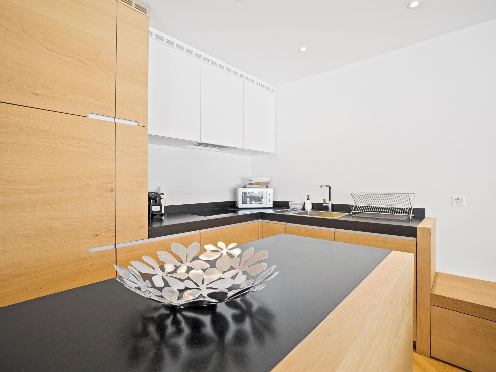 Kühlschrank, Mikrowelle, Ofen, Geschirrspüler