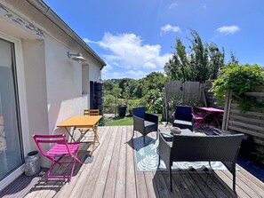 Outdoor dining - Vrbo Property (LE PALAIS)
