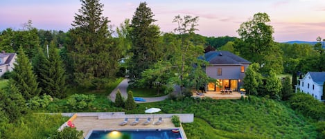 House (6 Bedrooms) | Interior