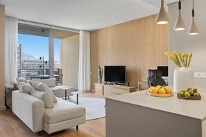 Living area - Secure one bedroom in the desirable Waterfront (Cape Town)