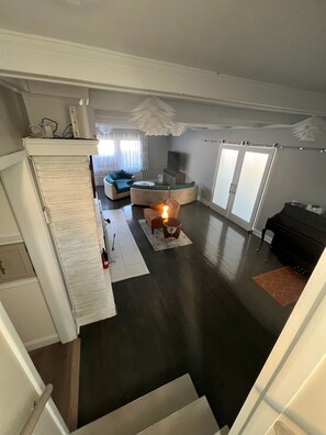 Living area - Welcoming 4-bedroom house with AC in charming Tomah (Tomah)