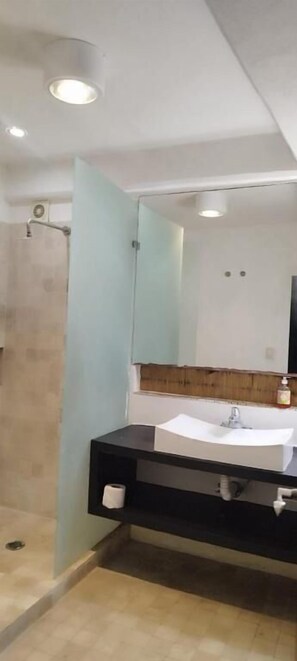Bathroom - Hotel Blvd, Playa del Carmen (Playa del Carmen)