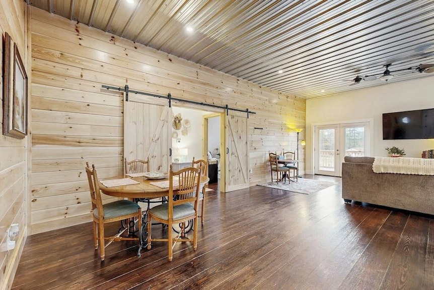 White Mountain Peaceful Retreat W/ Furnished Deck, Garage, Gas Grill & Location - Littleton, NH