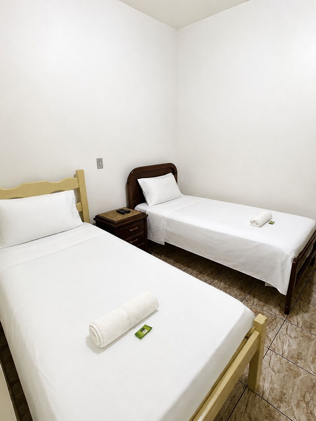 Suite 12 | Free WiFi, bed sheets
