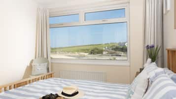 2 bedrooms, iron/ironing board, Internet, bed sheets