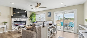 Beach Glass Bungalow- new build close to beach and park