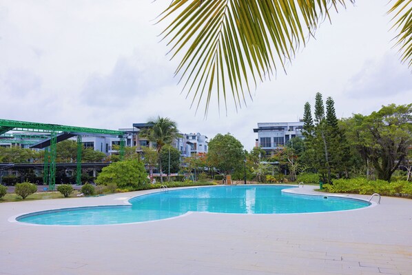 Outdoor pool - TH Luxury Hotel 2 (Phu Quoc)