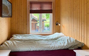 Free WiFi - Lovely home in Nerlandsøy with house a panoramic view (Nerlandsøy)