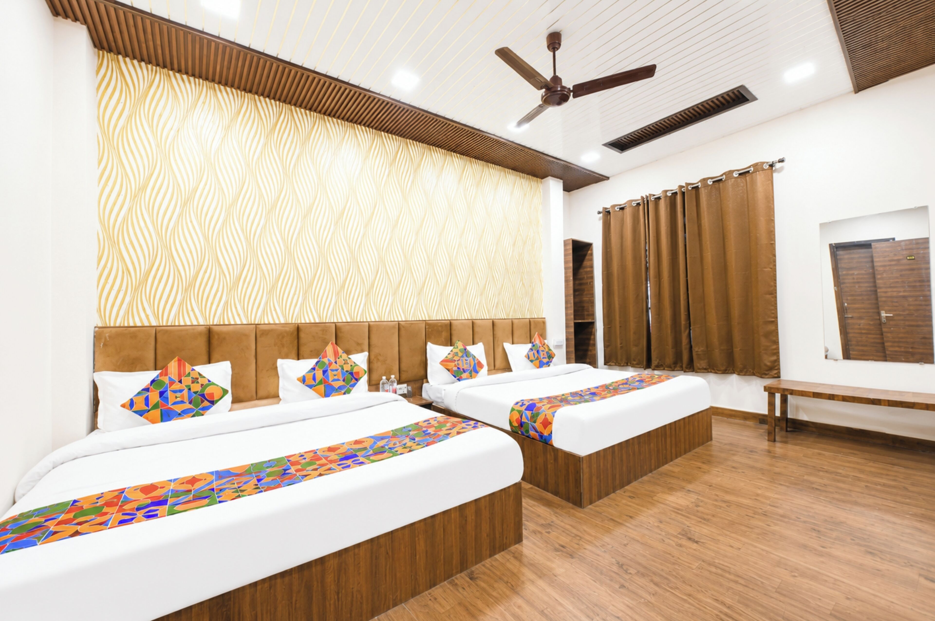 Family Room, Air conditioning | Hypo-allergenic bedding, desk, soundproofing, free WiFi