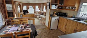 Cosy home from home mobile home.
Pet friendly. Close to local attractions.