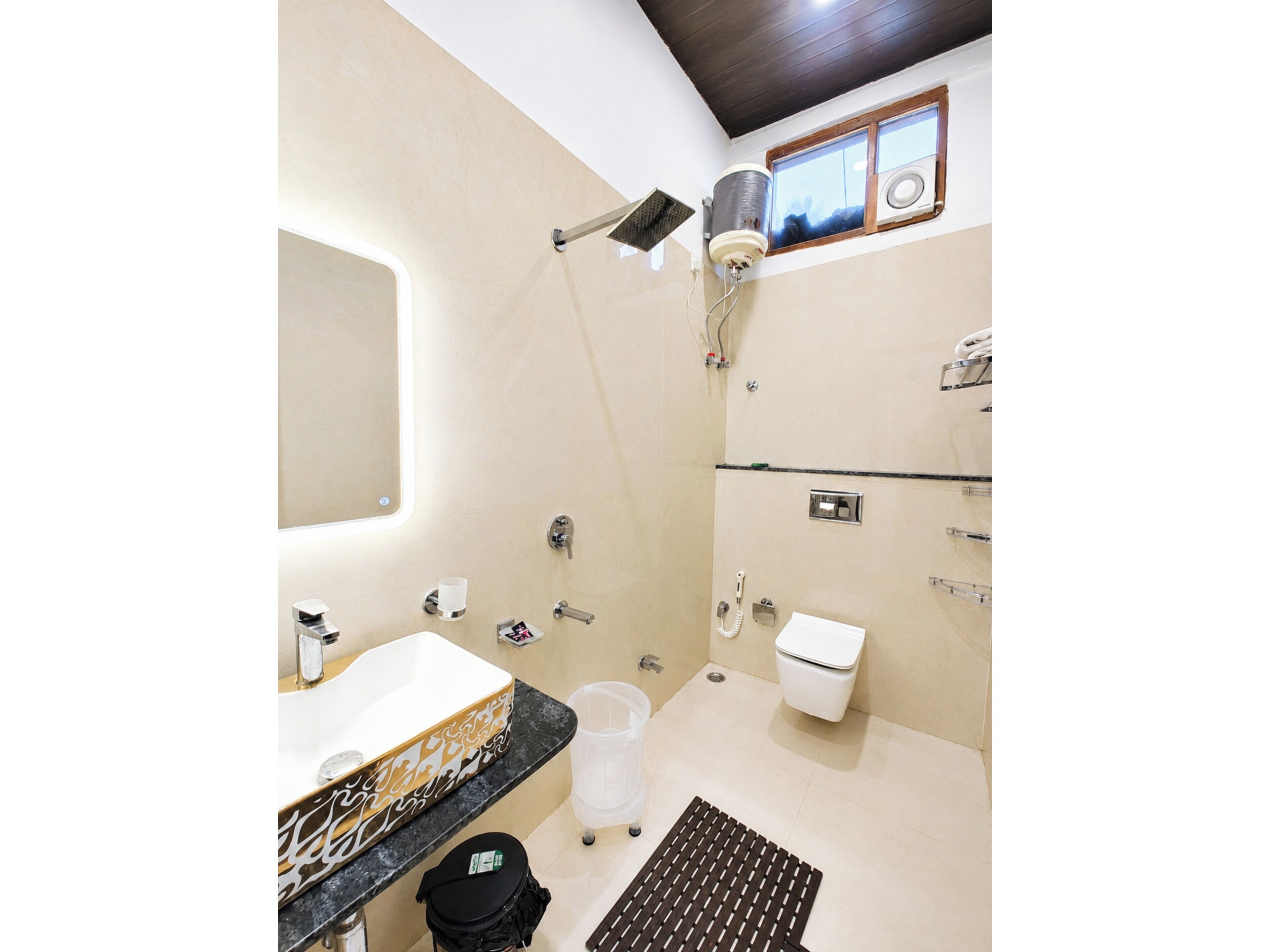 Superior-Doppelzimmer, Klimaanlage | Badezimmer | Dusche, Regendusche, Hausschuhe, Handtücher