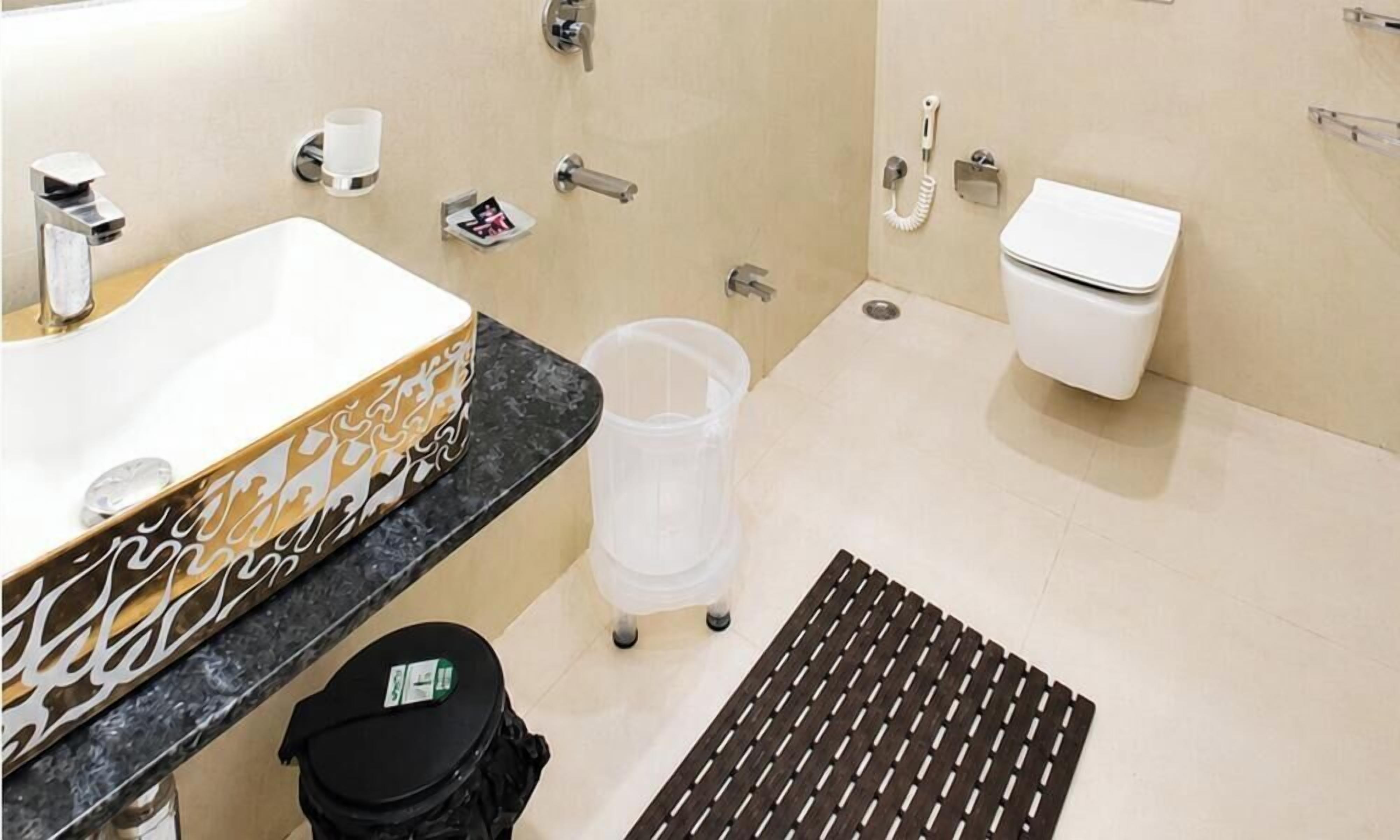 Superior Double Room, Air conditioning | Bathroom
