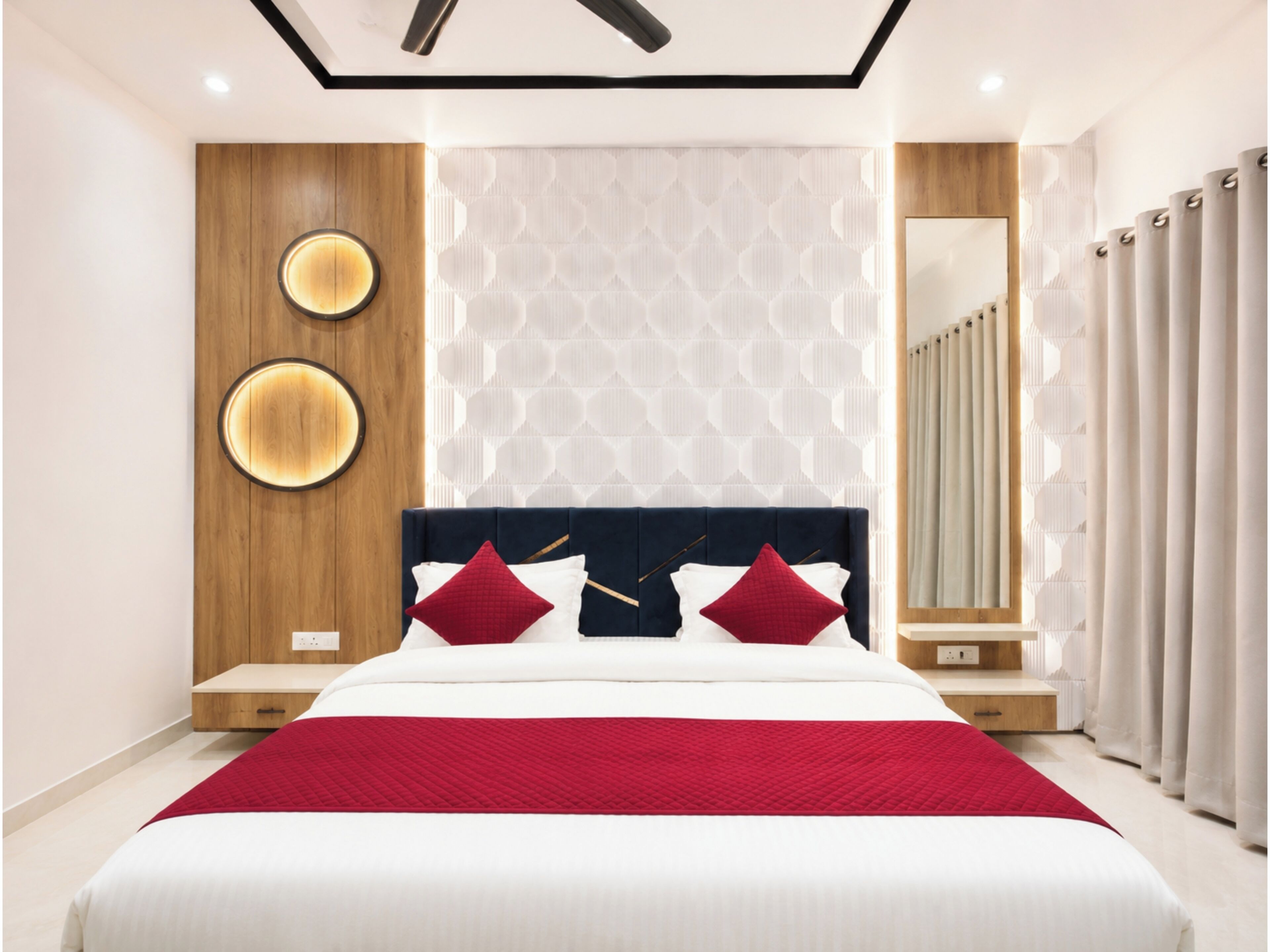 Allergikerbettwaren, Schreibtisch, schallisolierte Zimmer