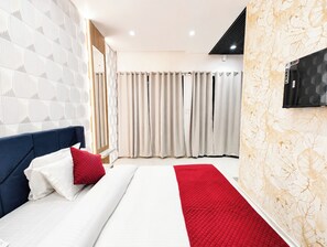 Superior Double Room, Penyaman udara | Peralatan tempat tidur hipoalergenik, meja, kalis bunyi, Wi-fi percuma 