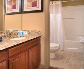 Bathroom - Cozy 1-bedroom condo with AC in tranquil Nashville (Nashville)