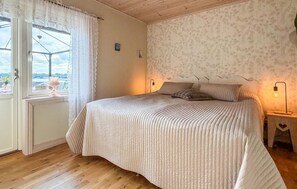 2 bedrooms - Amazing home in Kil with lake view (Kil)