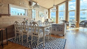 Unclassified image, 3 of 19, button - Amazing home in Kil with lake view (Kil)