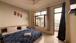 Superior Room, Mountain View - Ghar by the mountains (Dharamshala)