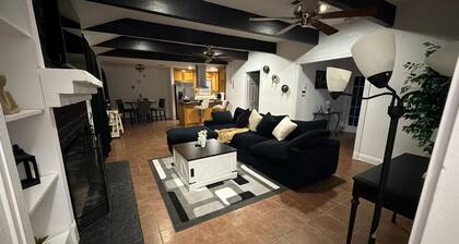 Beautiful 5-bedroom house with AC in charming Spring