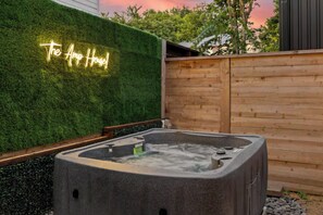 Outdoor spa tub - The Amp House.  #1 Tiny House in America. Barrel Sauna + Hot Tub (Fayetteville)