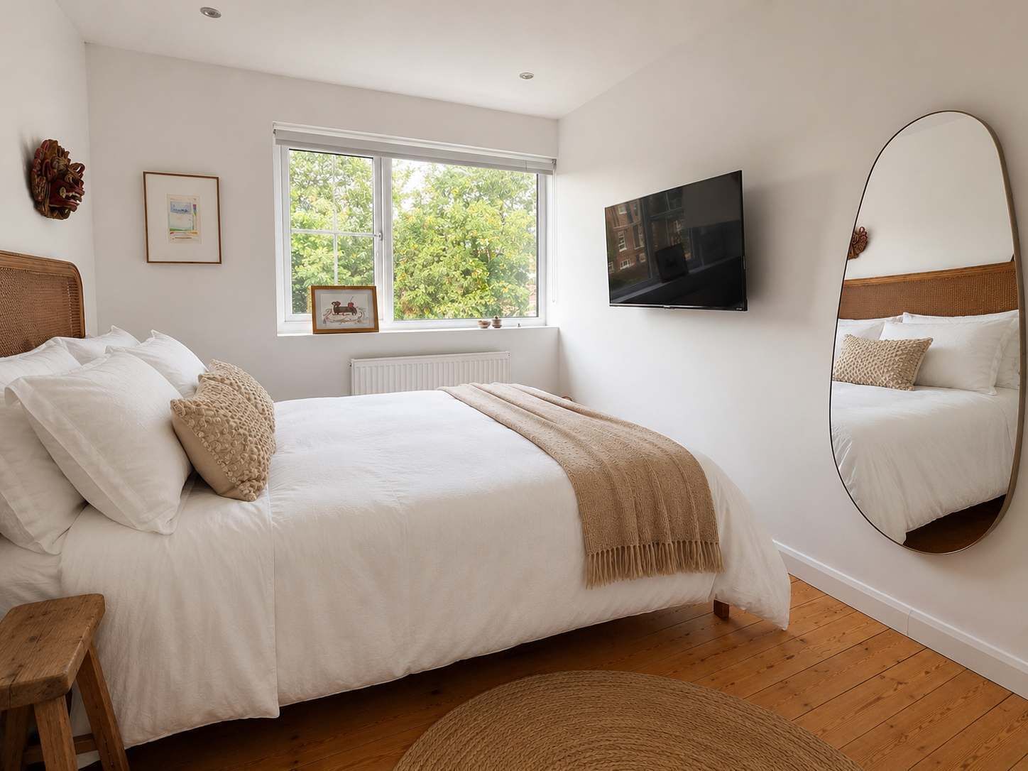 1 habitación, tabla de planchar con plancha, wifi y ropa de cama 