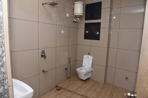 Deluxe-Doppelzimmer | Badezimmer | Handtücher