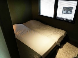 2 habitaciones y muebles diferentes 
