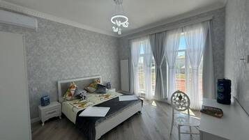 4 slaapkamers, een strijkplank/strijkijzer, wifi, beddengoed