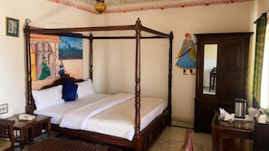 Desk, free WiFi - Suroth Mahal (Hindaun)